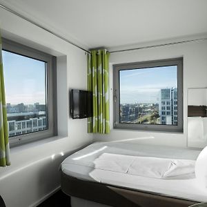 Zimmer mit Kingsize-Bett